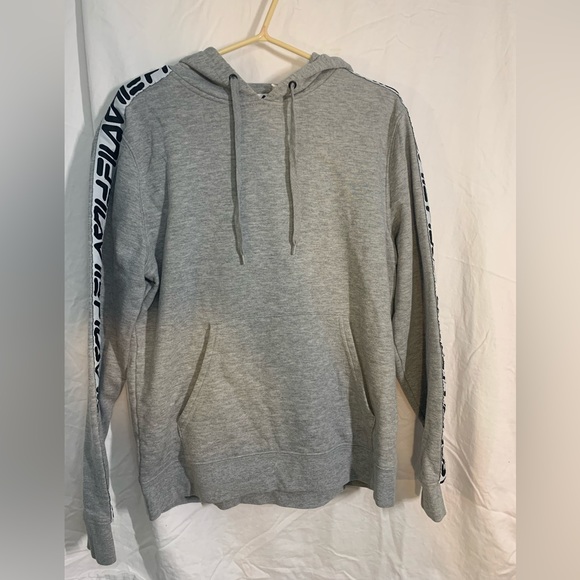 Grey Fila Hoodie - Picture 10 of 10